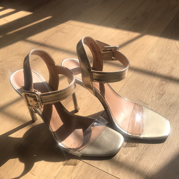 Heels - Picture 2 of 4